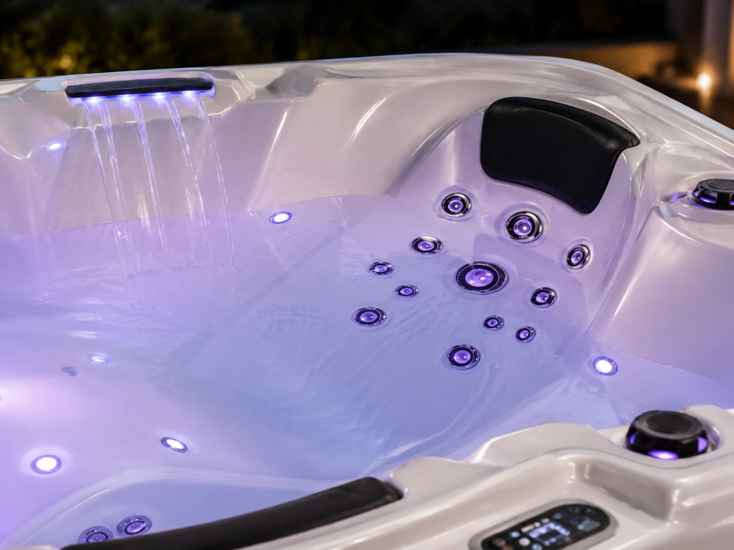 7 Person Outdoor Hot Tub with Gecko Standard Balboa Option voir détails 04